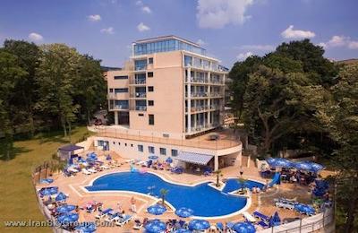 هالیدی پارک هتل