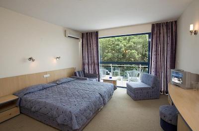 هالیدی پارک هتل