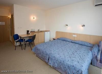 هالیدی پارک هتل