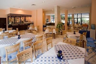 هالیدی پارک هتل