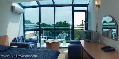 هالیدی پارک هتل