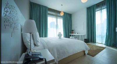 جانا پلیس دبی مارینا