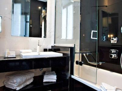 هتل میسن البر چمپس الیسیس ماک مهن