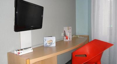 ایبیس دومسنیل پورت دور