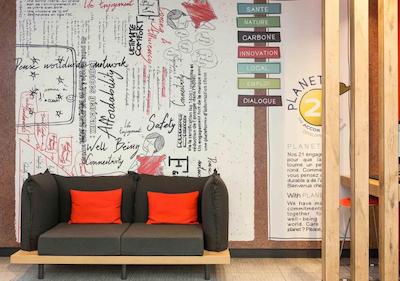 ایبیس دومسنیل پورت دور