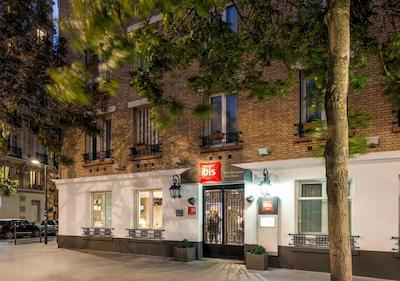 ایبیس دومسنیل پورت دور