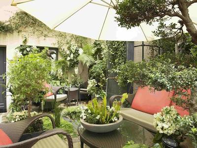 ا لا ویلا مادام