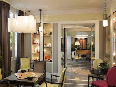 ا لا ویلا مادام