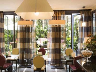 ا لا ویلا مادام