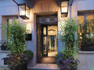 ا لا ویلا مادام