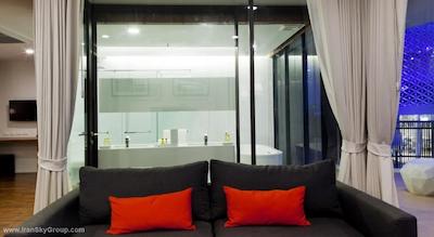 یستین تان هتل چینگ مای