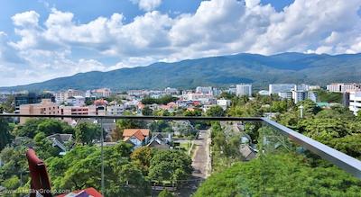 یستین تان هتل چینگ مای