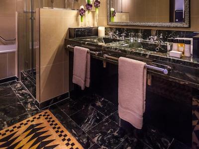 لهتل دود کللکتیننور