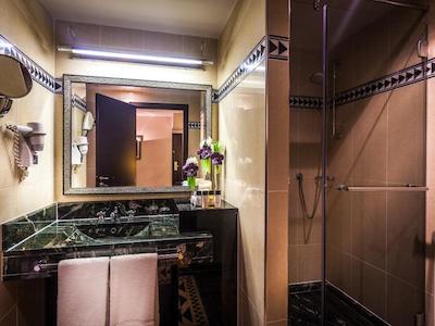 لهتل دود کللکتیننور