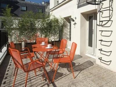 اپپرتمنتس هلزیر چمپس الیسیس