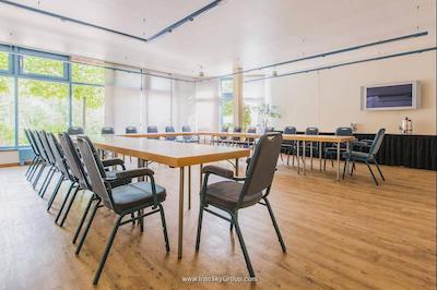 ا اند آوع برلین کلومبوس