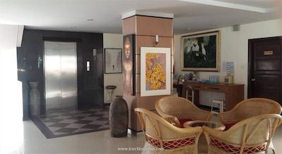 ناریس آرت هتل