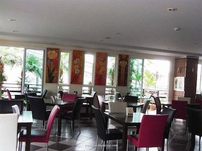 ناریس آرت هتل