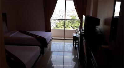 ناریس آرت هتل