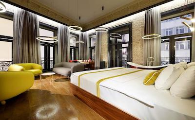 اکونیک د پابلیک