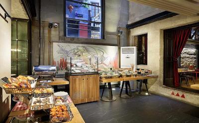 اکونیک د پابلیک