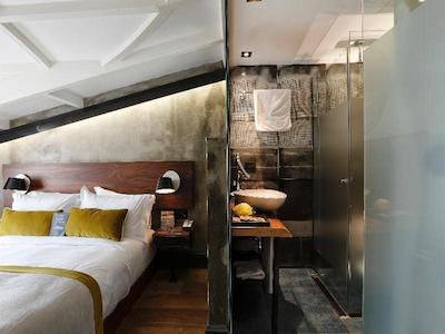 اکونیک د پابلیک