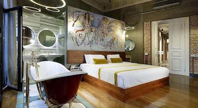 اکونیک د پابلیک