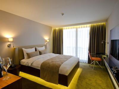 این سیتی هتل نیشان تاشی