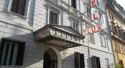 رائلی هتل لوکس