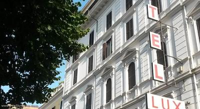 رائلی هتل لوکس