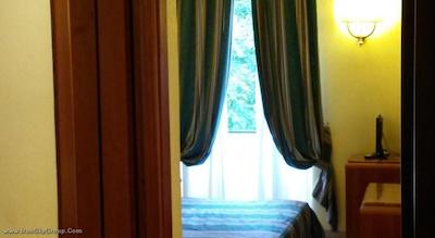 رائلی هتل لوکس