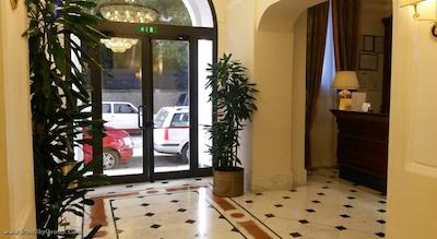 رائلی هتل لوکس