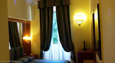 رائلی هتل لوکس