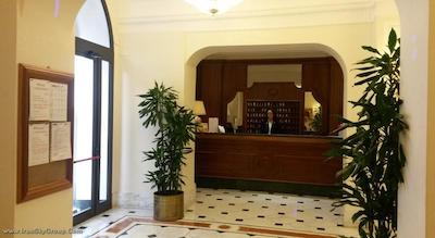 رائلی هتل لوکس