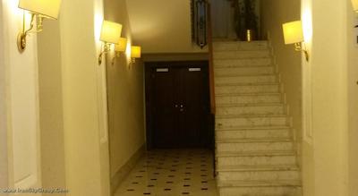 رائلی هتل لوکس