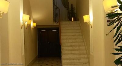 رائلی هتل لوکس