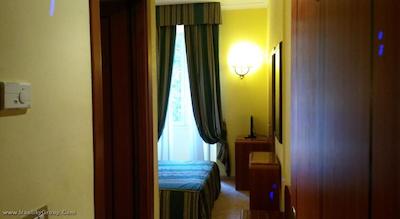 رائلی هتل لوکس