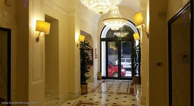 رائلی هتل لوکس