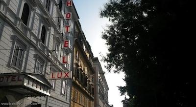 رائلی هتل لوکس