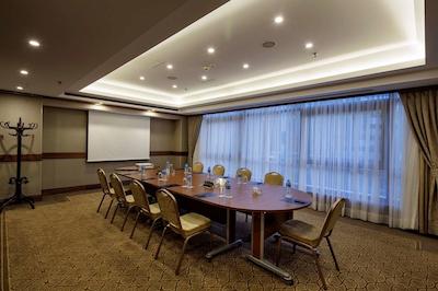 هیلتون ازمیر