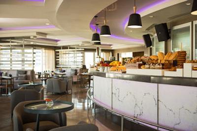 رنسانس ازمیر هتل