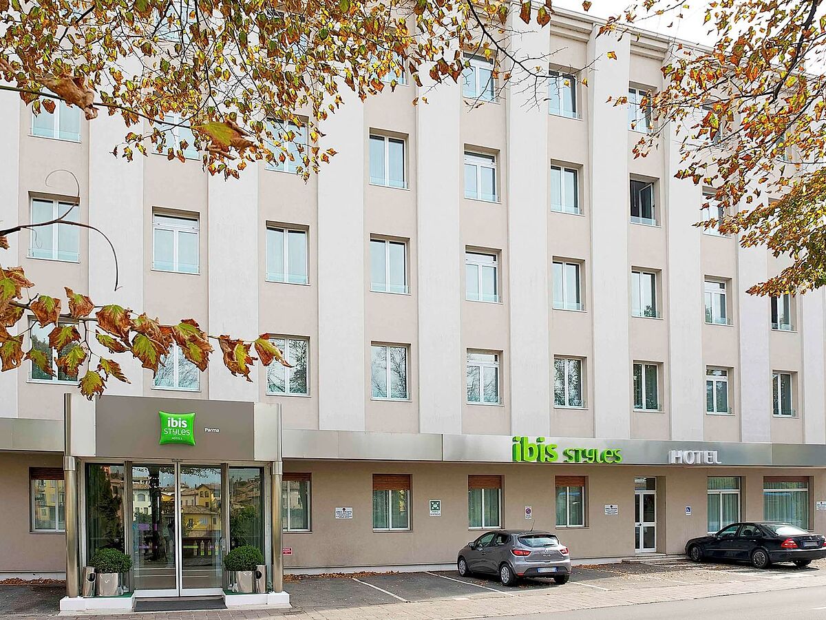ایبیس ستیلس پارما تسکنینی