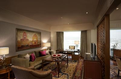 د لیلا مومبای