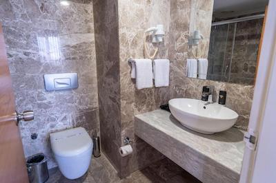 گرین پارک هتل تکسیم