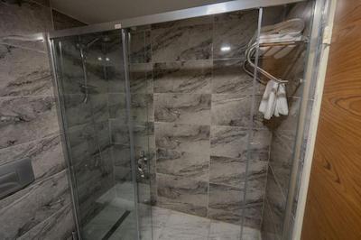 گرین پارک هتل تکسیم