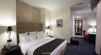 نورث اونیو هتل