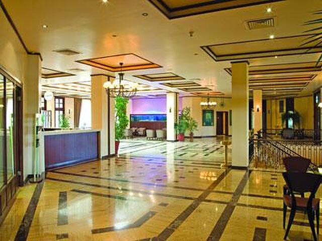 کلاسیس گلف اند کانتری کلاب