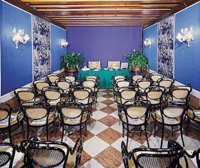 سانتا چیارا اند رزیدنزا پاریسی