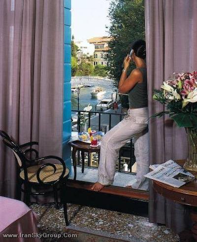 سانتا چیارا اند رزیدنزا پاریسی