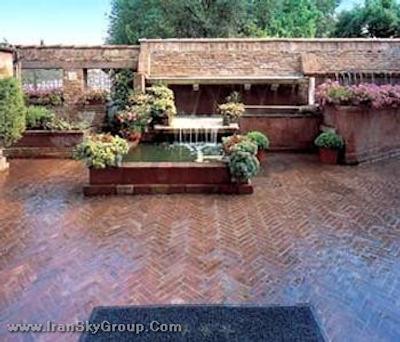 سانتا چیارا اند رزیدنزا پاریسی